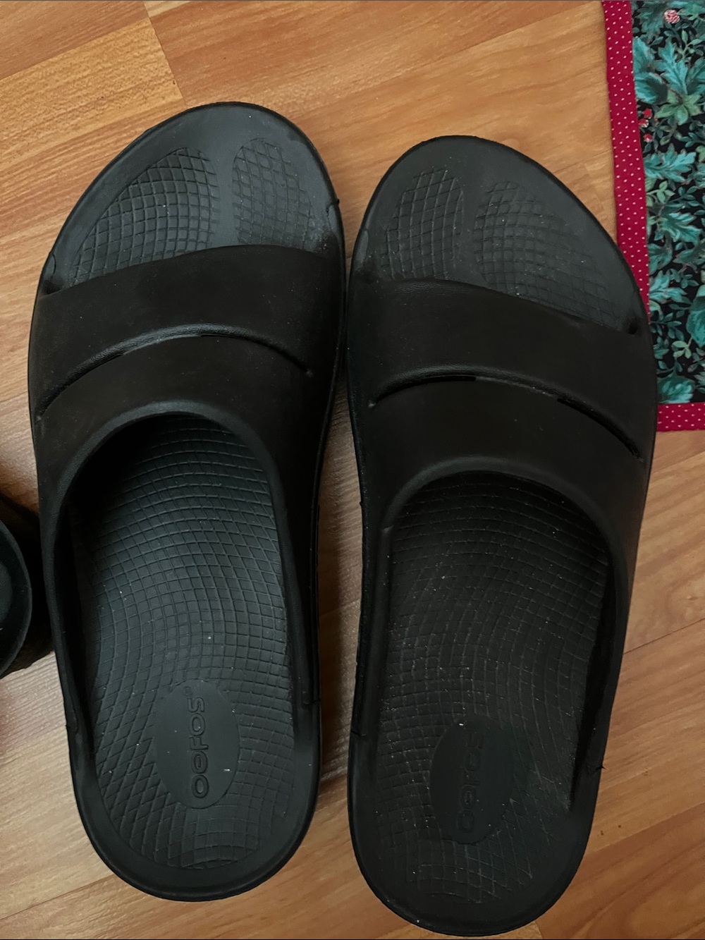 OOFOS Ooahh Recovery Slides Mens 9/Womens 11